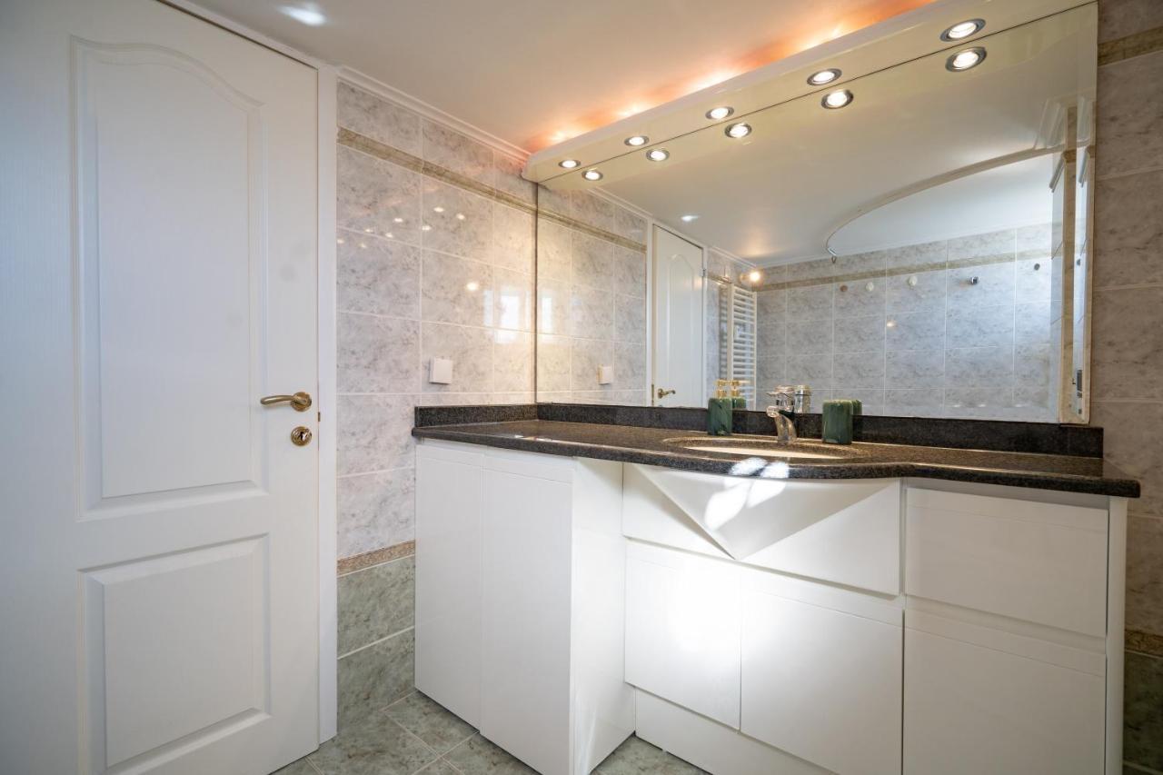 Glyfada 3 Bedrooms 6 Persons By Mps *