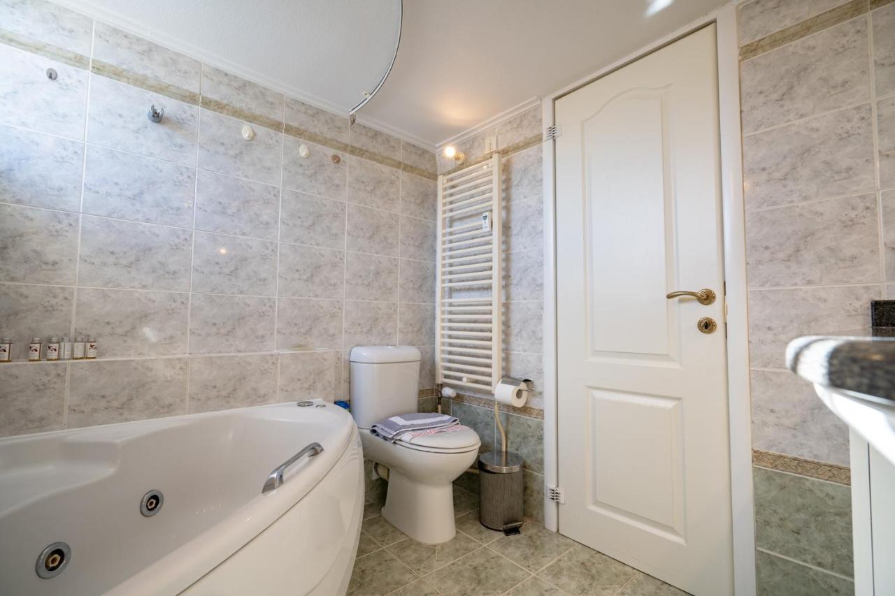 Glyfada 3 Bedrooms 6 Persons By Mps Apartment *
