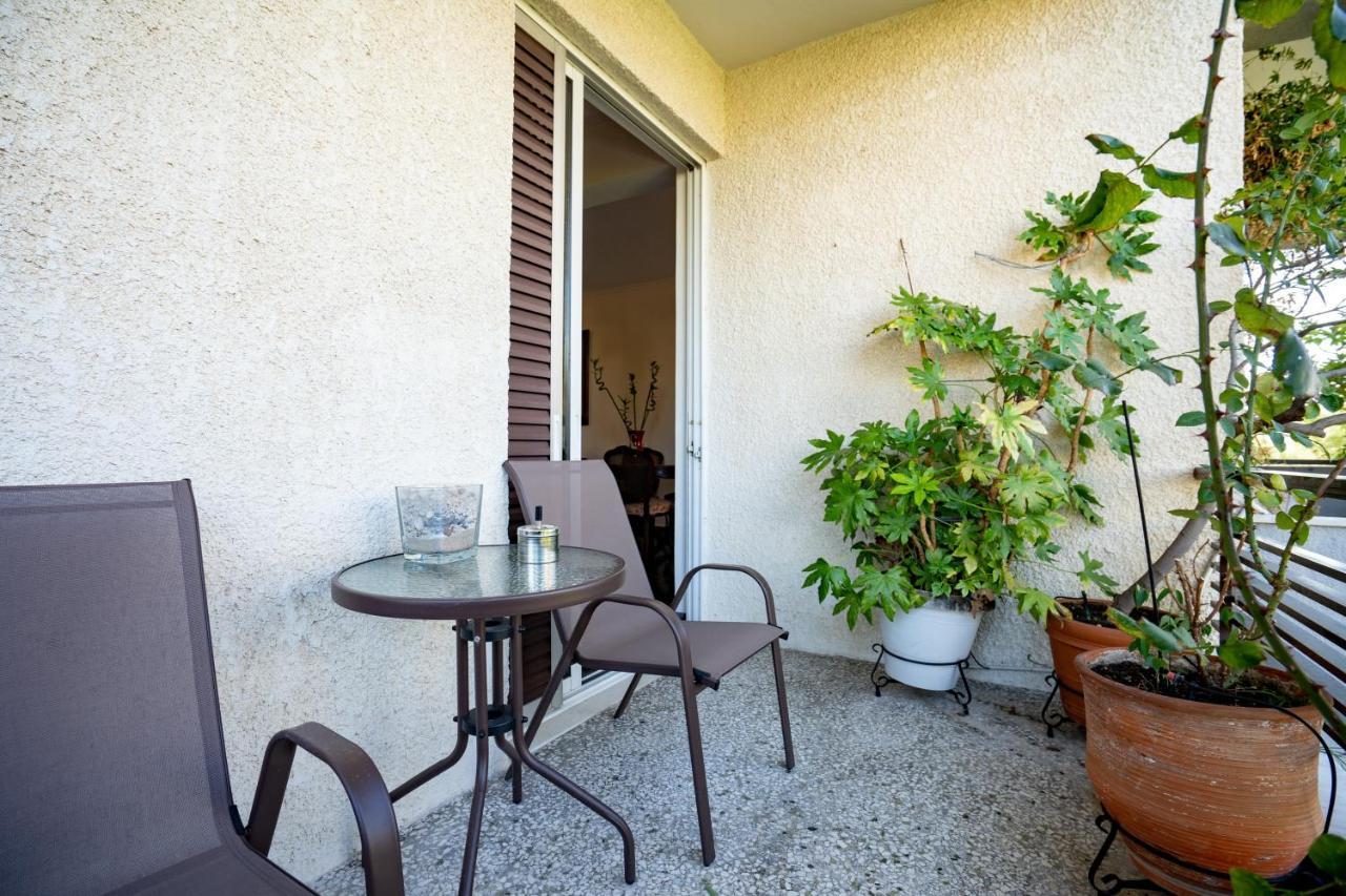 Glyfada 3 Bedrooms 6 Persons By Mps