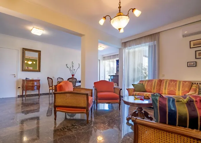 Glyfada 3 Bedrooms 6 Persons Apartment By Mps